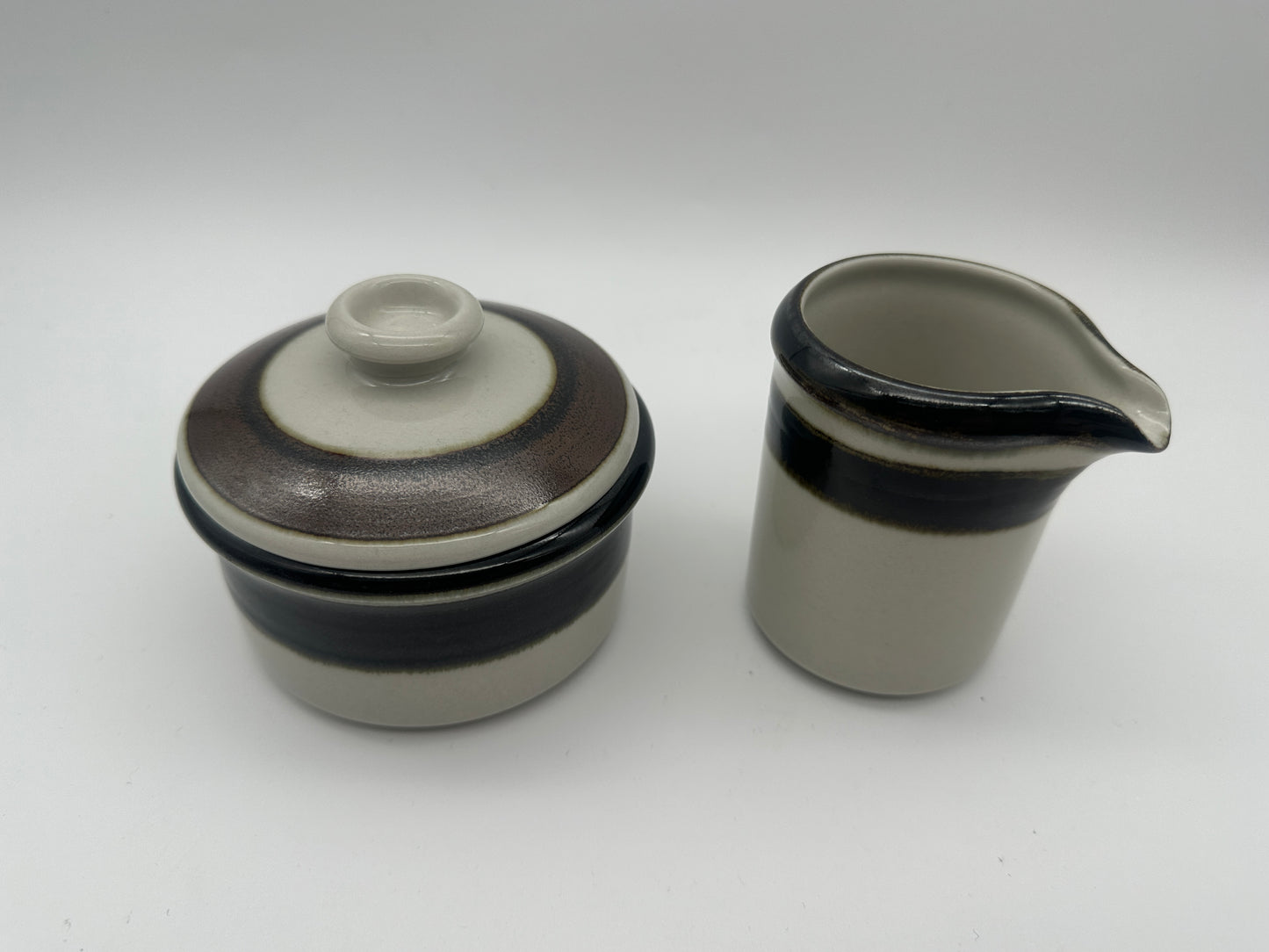 Arabia - Karelia - Sugar bowl and creamer set