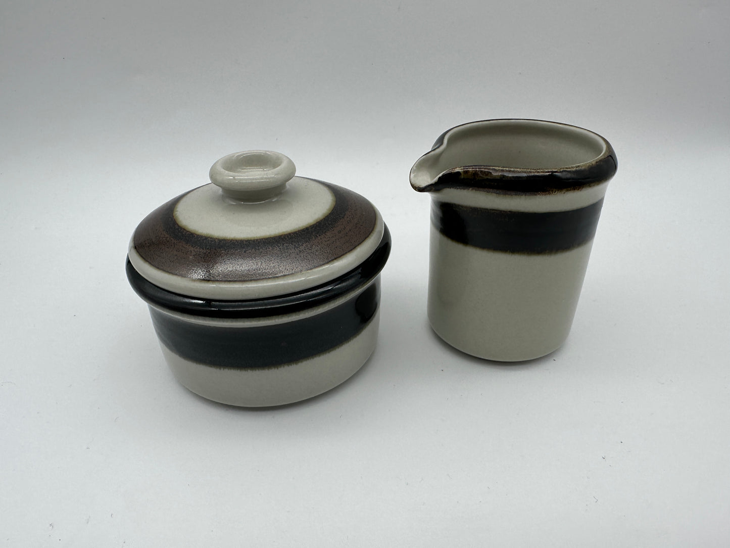 Arabia - Karelia - Sugar bowl and creamer set