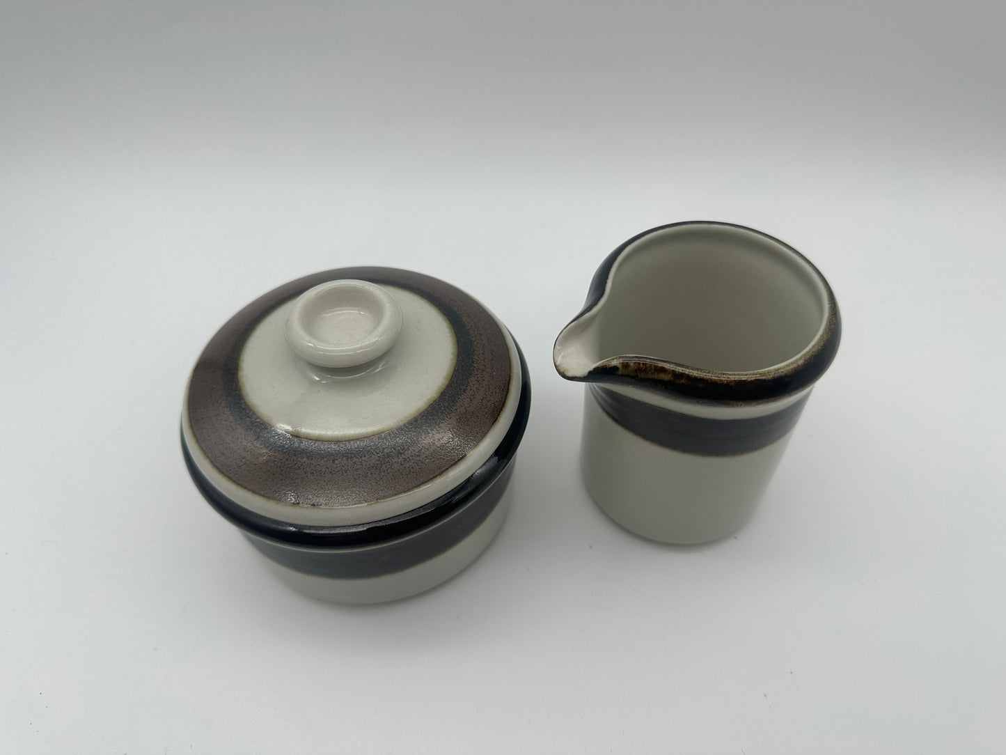 Arabia - Karelia - Sugar bowl and creamer set