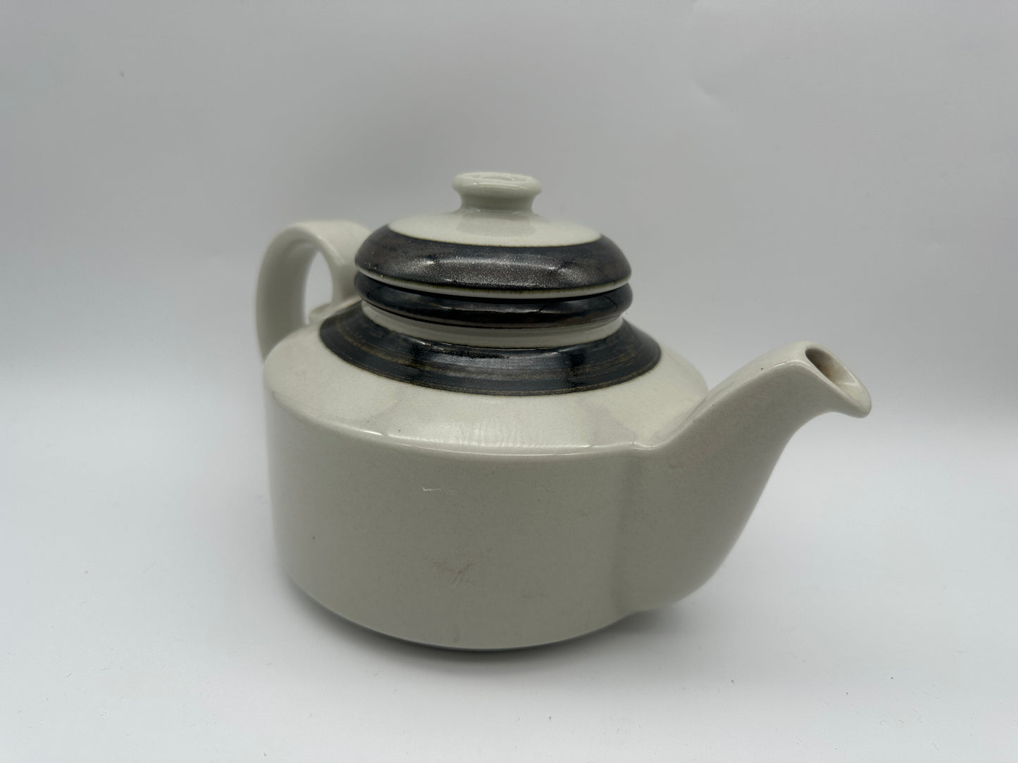 Arabia - Karelia - Tea pot