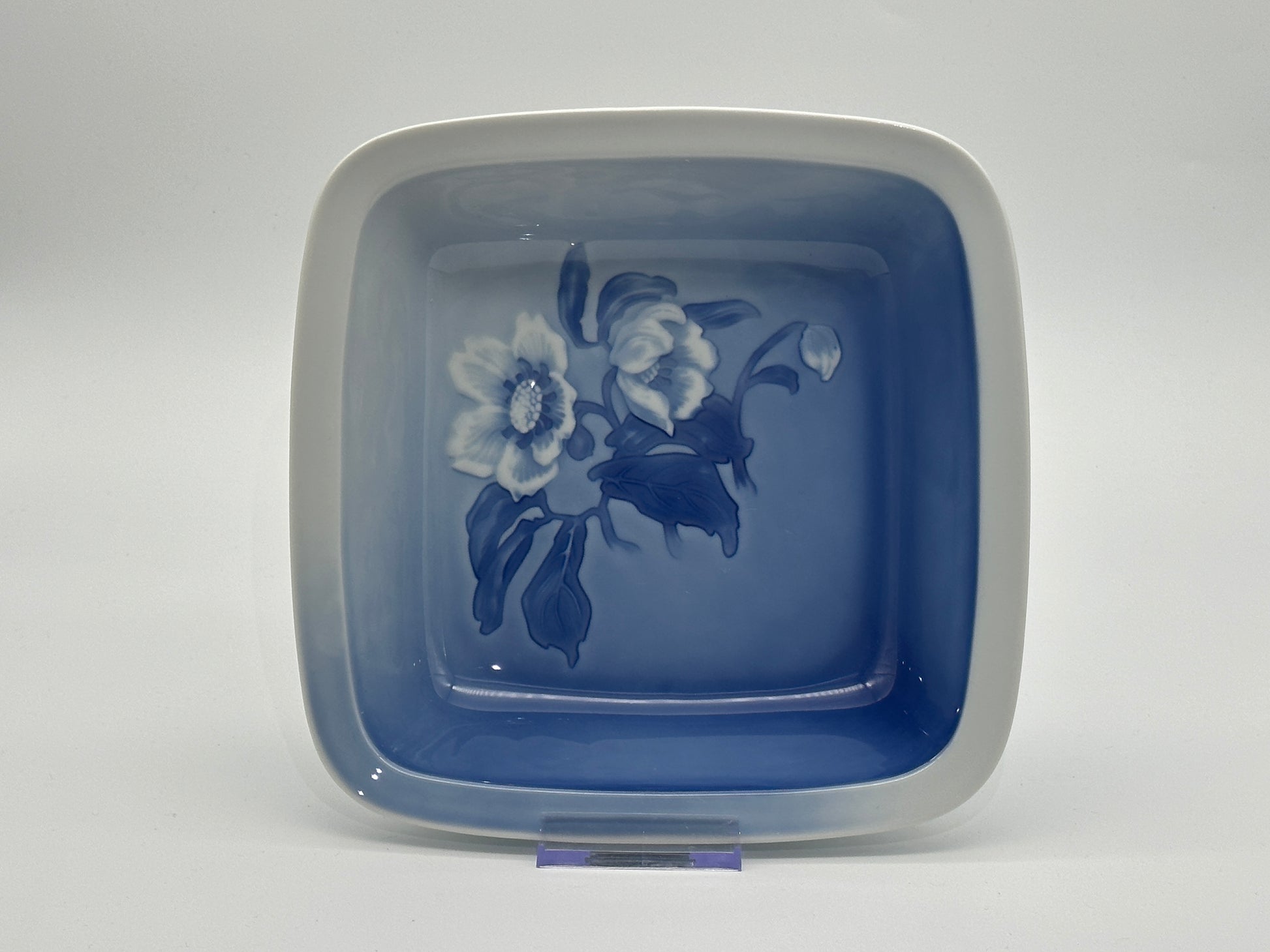 Bing & Grøndahl - Christmas Rose - Bowl - 576 - 22x22cm Scandinapan