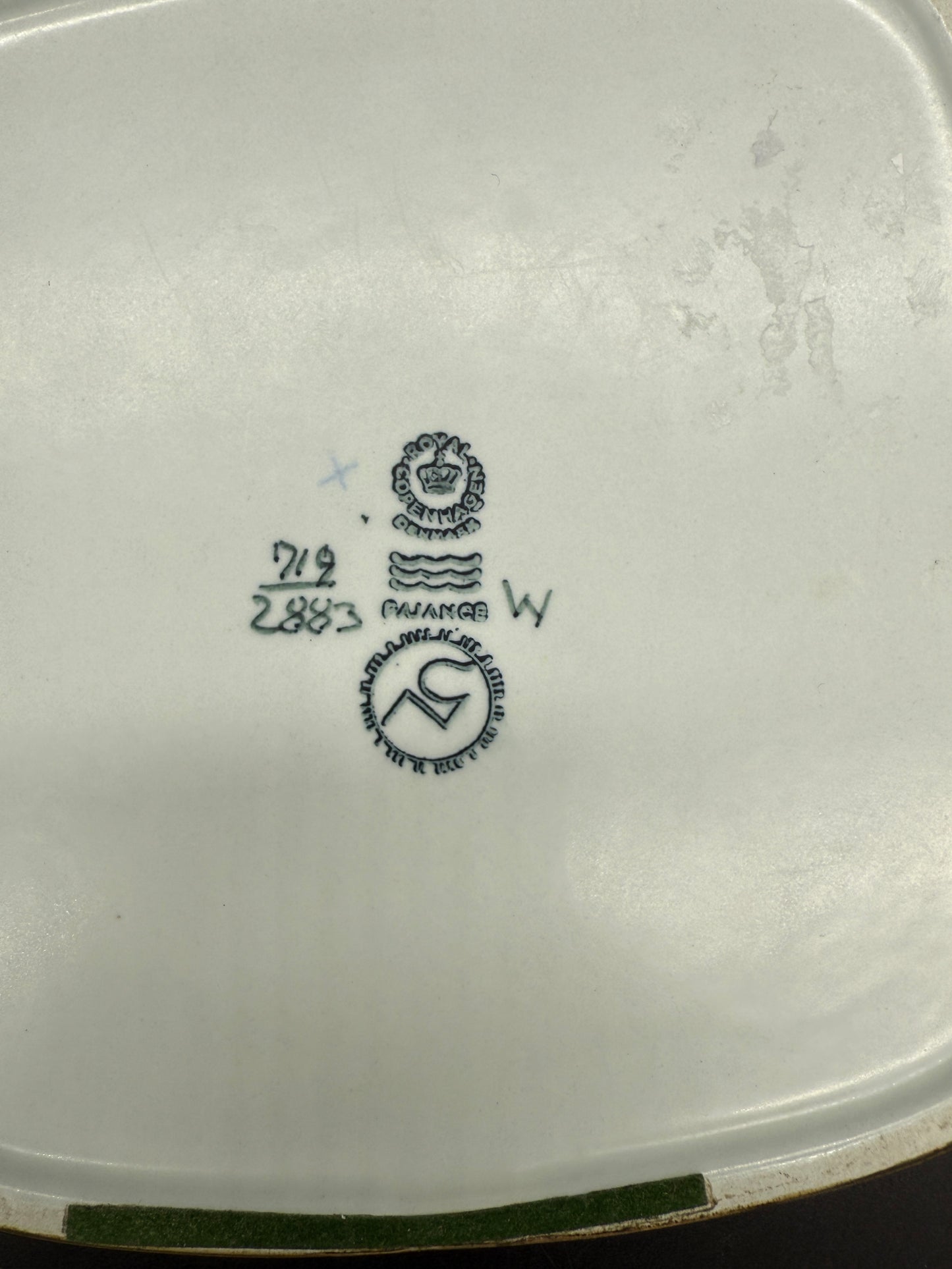 Royal Copenhagen - Baca - 719/2883 - 17x17cm