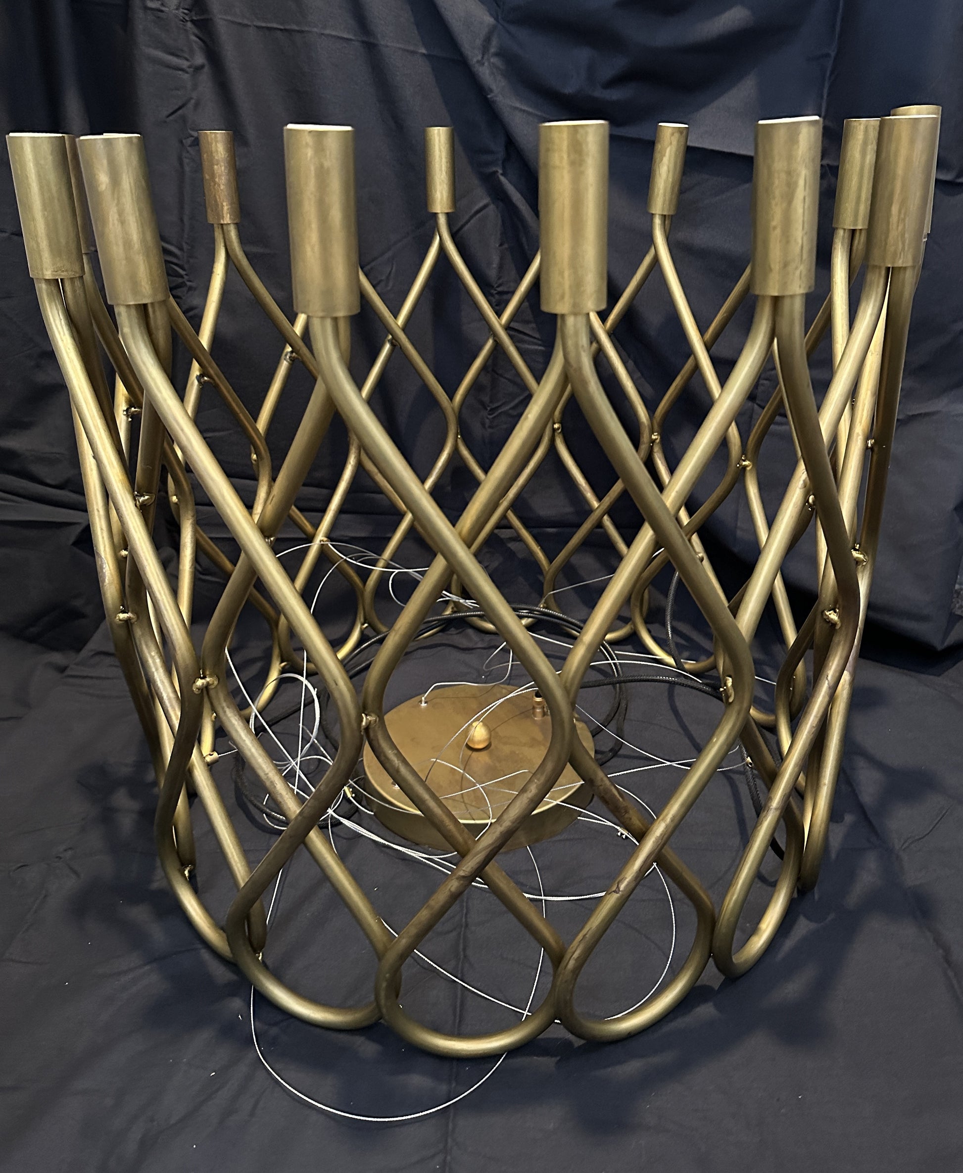 Konsthantverk - Lisa Hilland - ELD16 - Raw brass lamp. Scandinapan