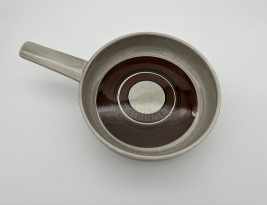 Rörstrand - Isolde - Ovenproof dish with handle - Ø20.5 Scandinapan