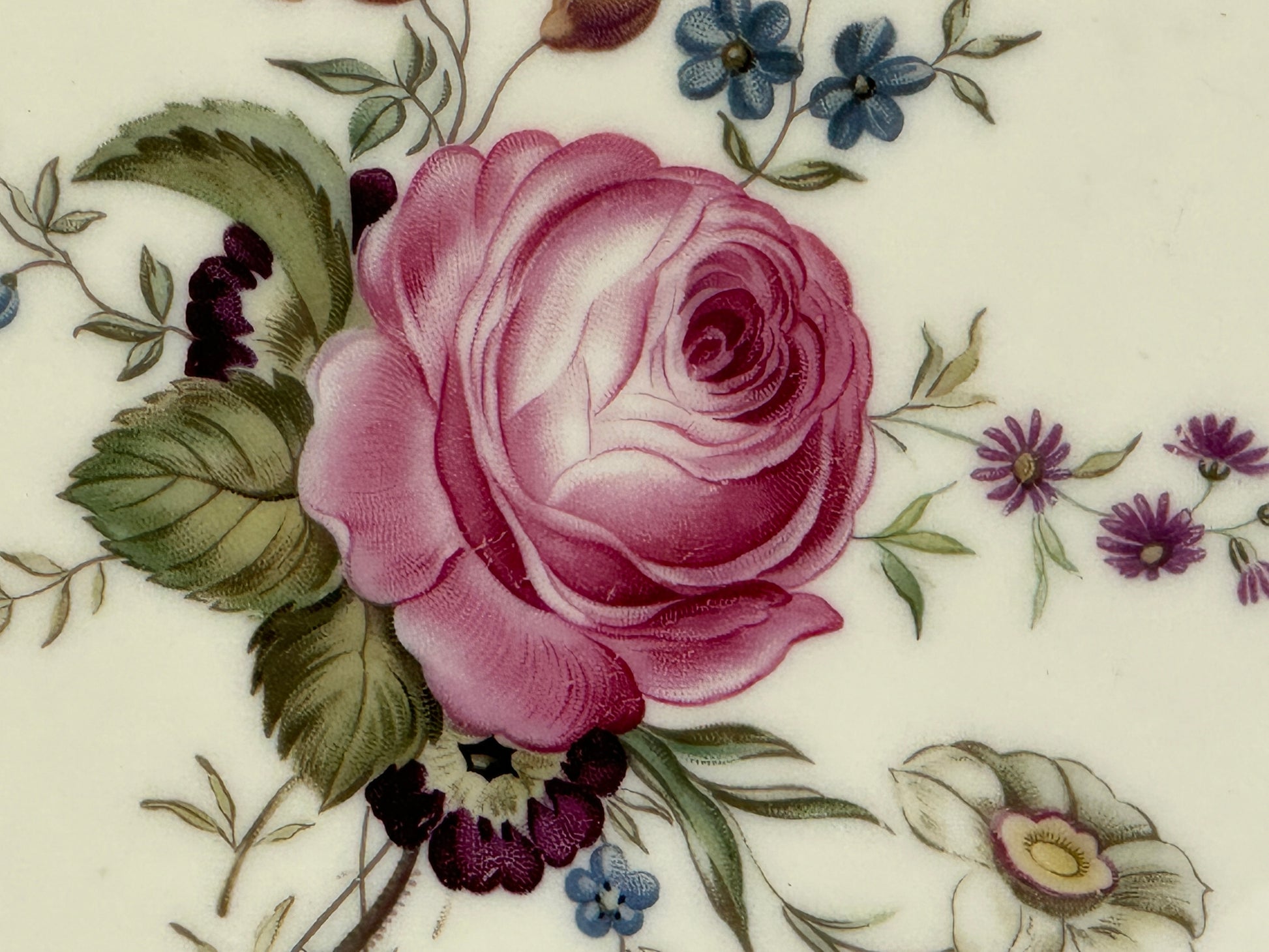 Royal Copenhagen - Frijsenborg - 6 sided bowl - No 910/1527 - Ø21  - cute bowl - Flower decorated bowl - Scandinapan