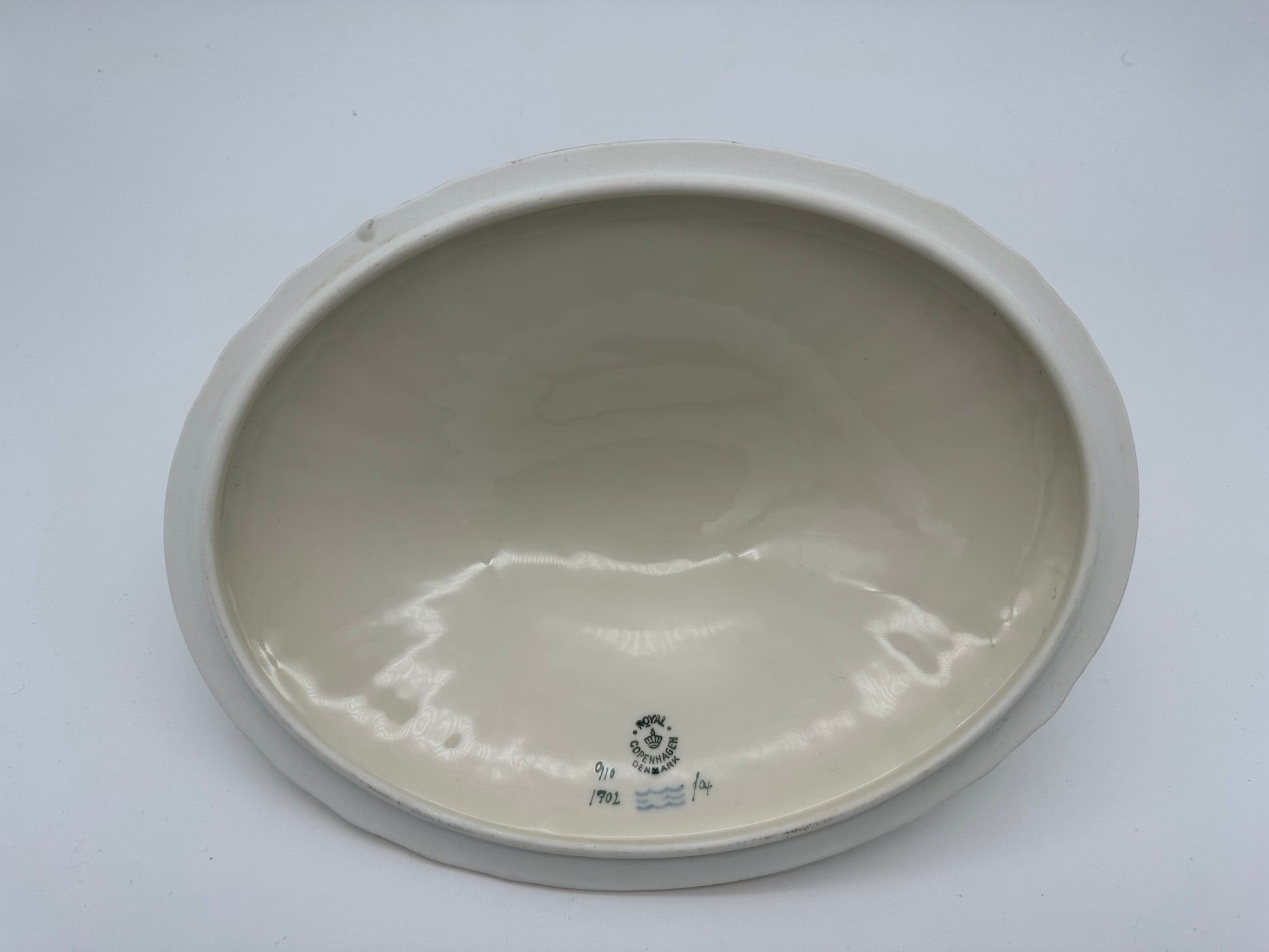 Royal Copenhagen - Frijsenborg - Oval lided bowl - 910/1702 - 1951 Scandinapan