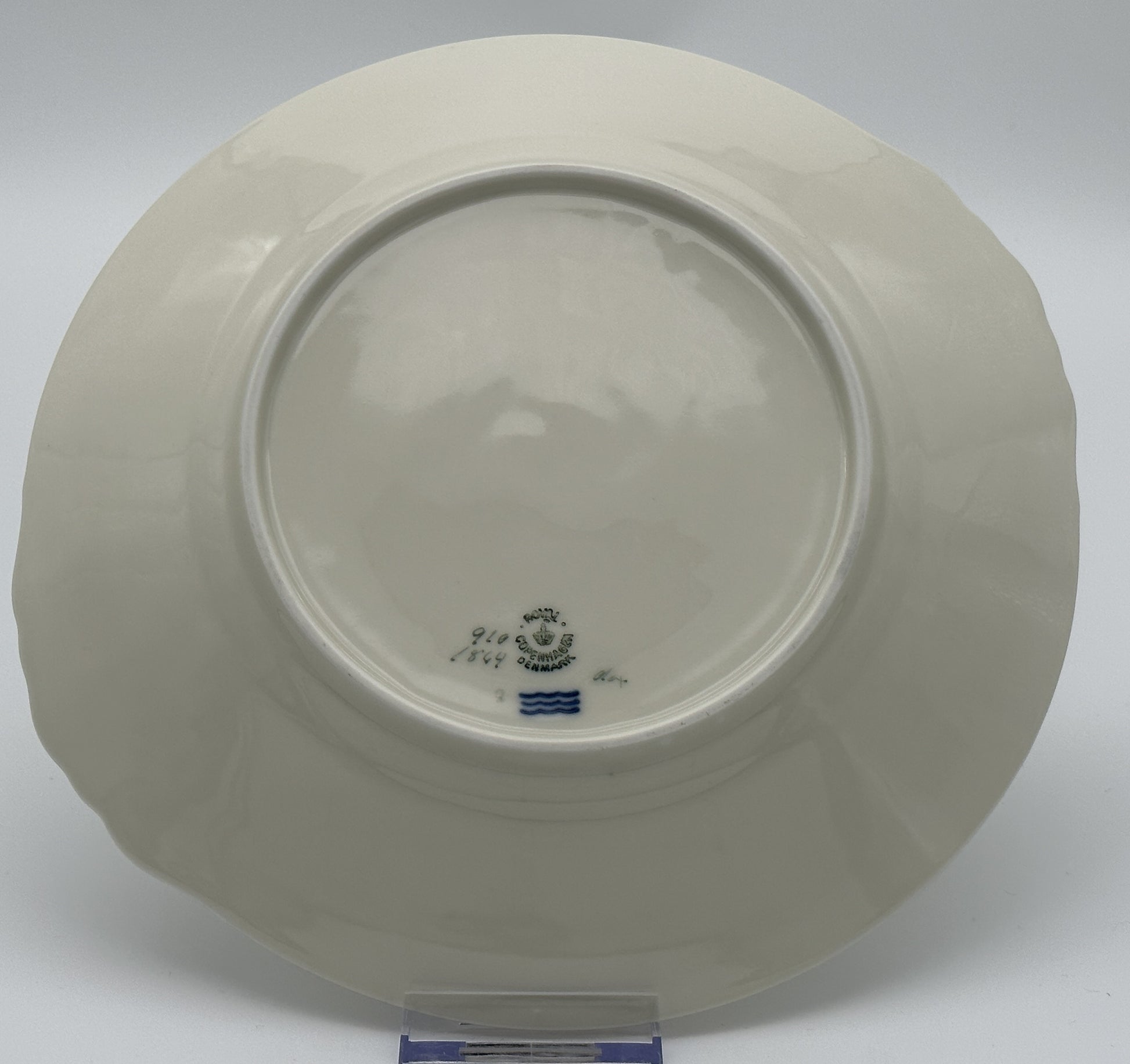 Royal Copenhagen - Frijsenborg - Serving plate - No 1864 - Ø26cm Scandinapan