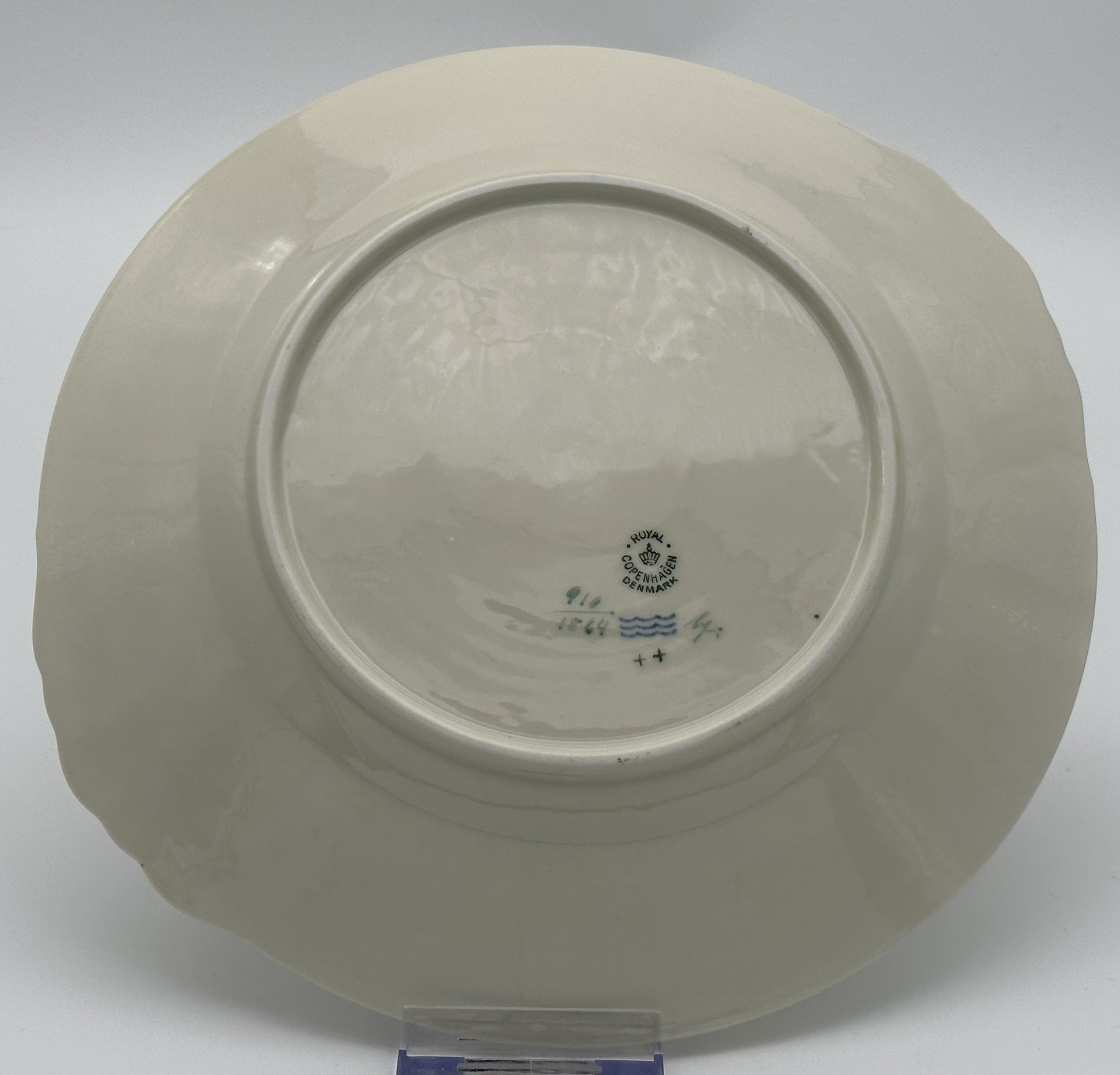 Royal Copenhagen - Frijsenborg - Serving plate - No 1864 - Ø26cm Scandinapan