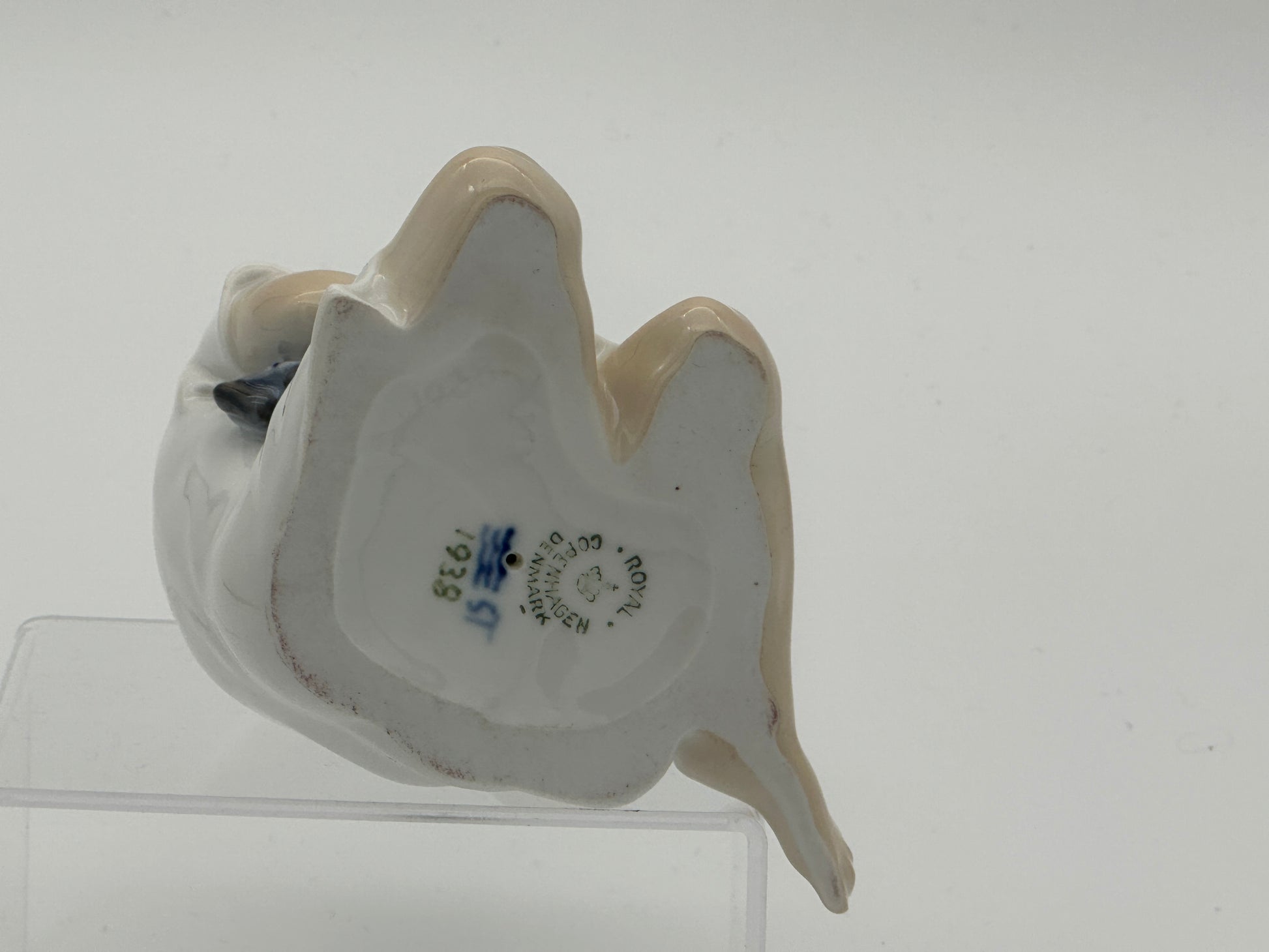 Royal Copenhagen - Girl with doll - No 1938 - 1960 - 13cm - Cute figurine - vintage figurine - old figurine -Scandinapan