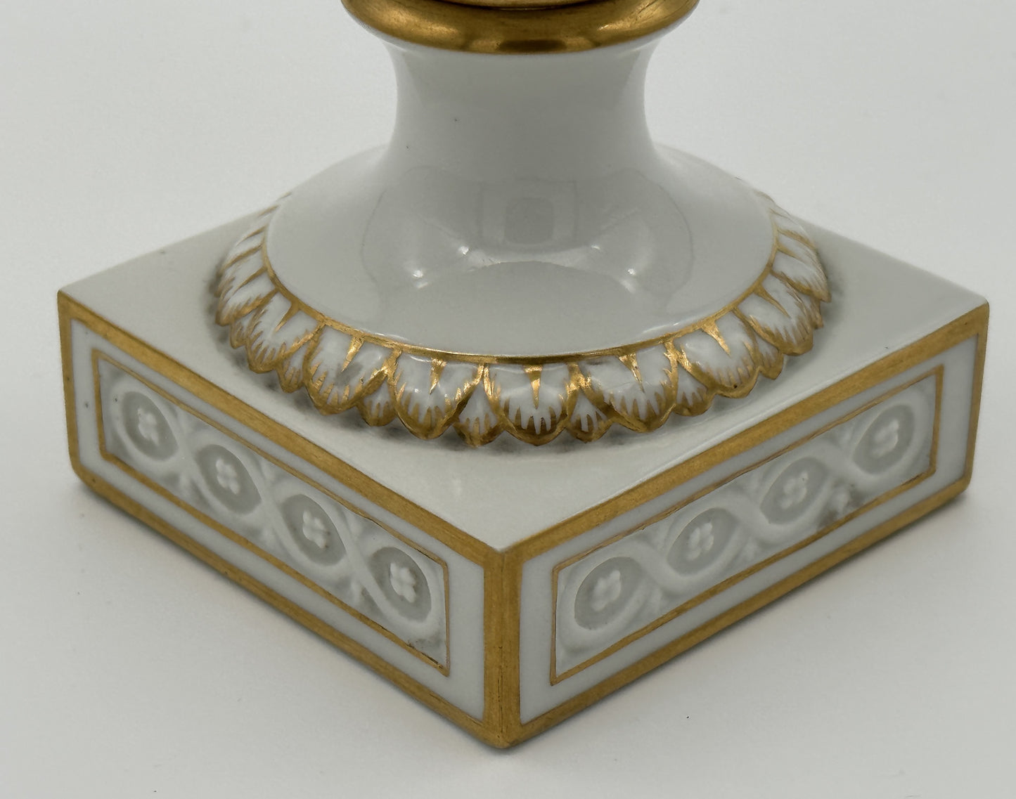 Royal Copenhagen - Juliane Marie Marked Vase - 28cm - Putto Scandinapan