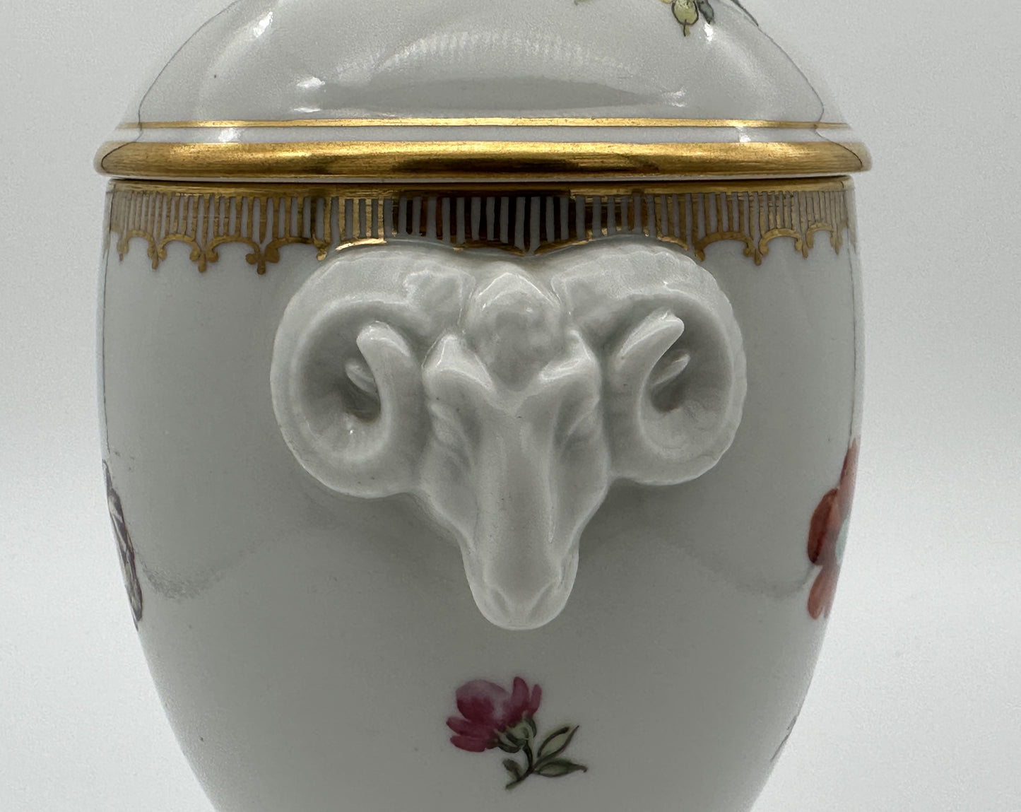 Royal Copenhagen - Juliane Marie Marked Vase - 28cm - Putto Scandinapan