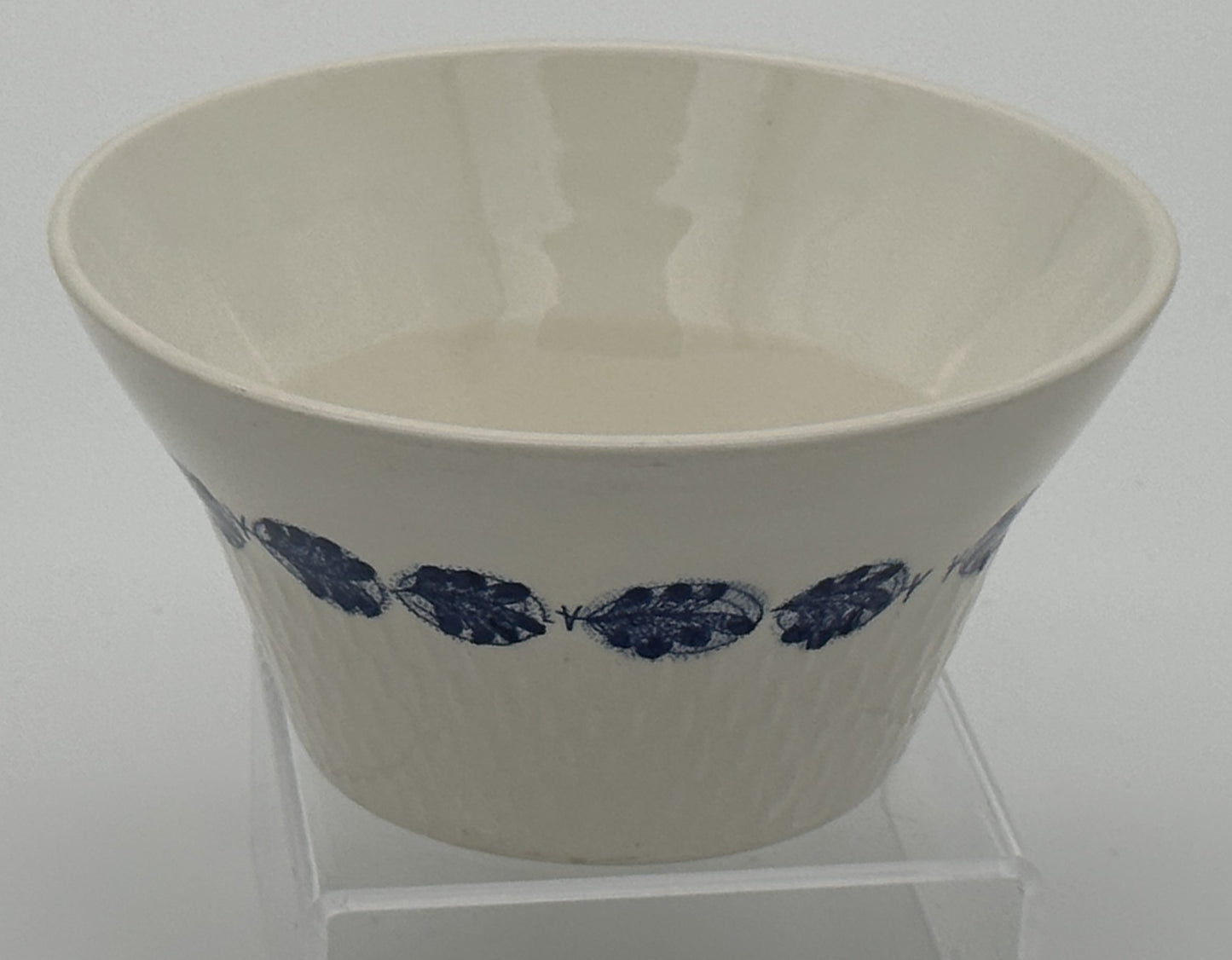 Stavangerflint - Bowl - Blue leafs - Ø13.5cm Scandinapan