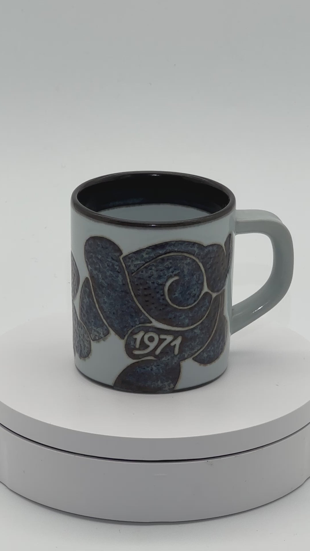 Royal Copenhagen - Year Mug - Annual mug - 1971 - Fajance - Small -