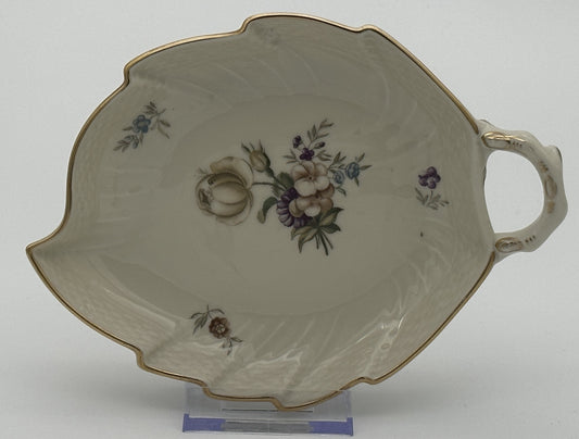 Royal Copenhagen - Frijsenborg - Leaf bowl - No 1868 - Cute bowl Scandinapan