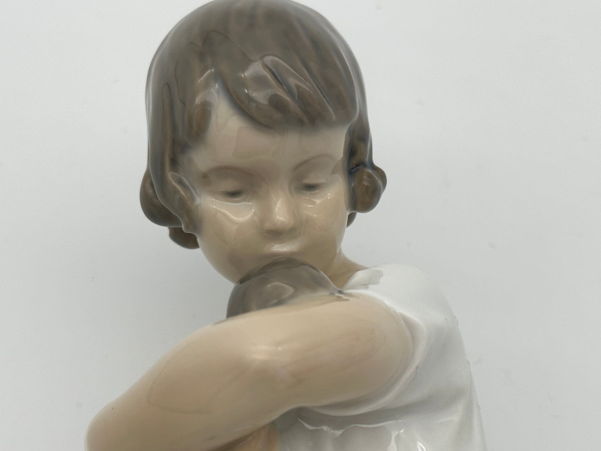 Royal Copenhagen - Girl with doll - No 1938 - 1960 - 13cm - Cute figurine - vintage figurine - old figurine -Scandinapan
