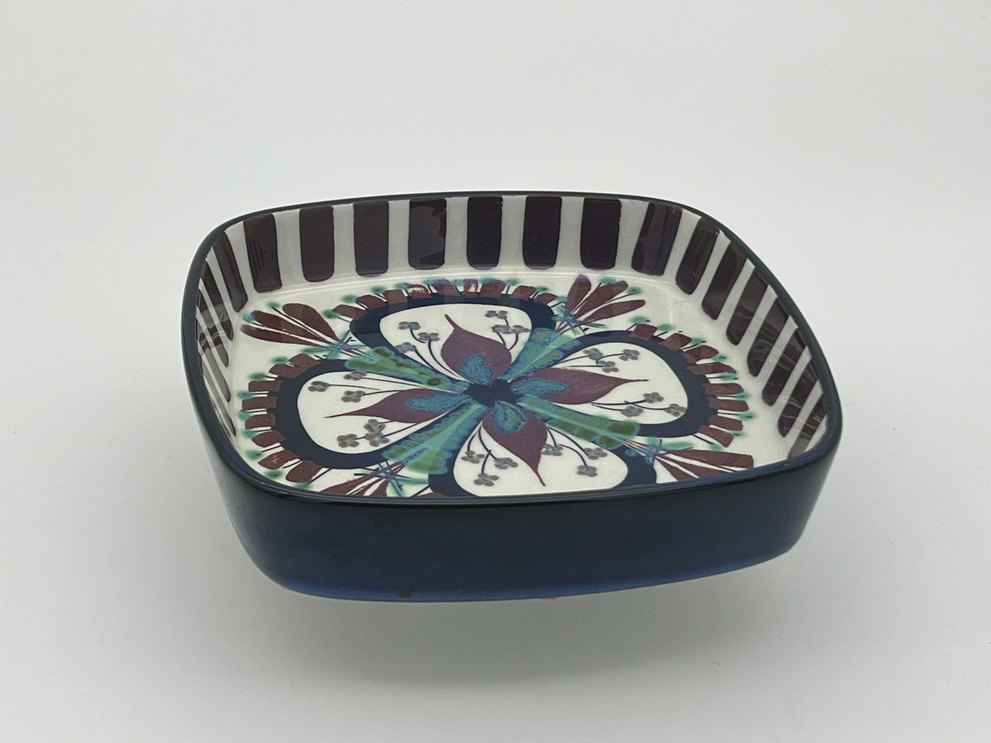Royal Copenhagen - Marianne Johnson - Bowl - 174/2883 - 17x17cm - cute bowl - vintage bowl - Scandinapan
